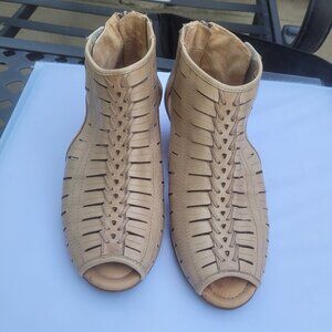 Earth Women's Vicki leather booties, tan, 2 inch mid heel  8.5 Wide